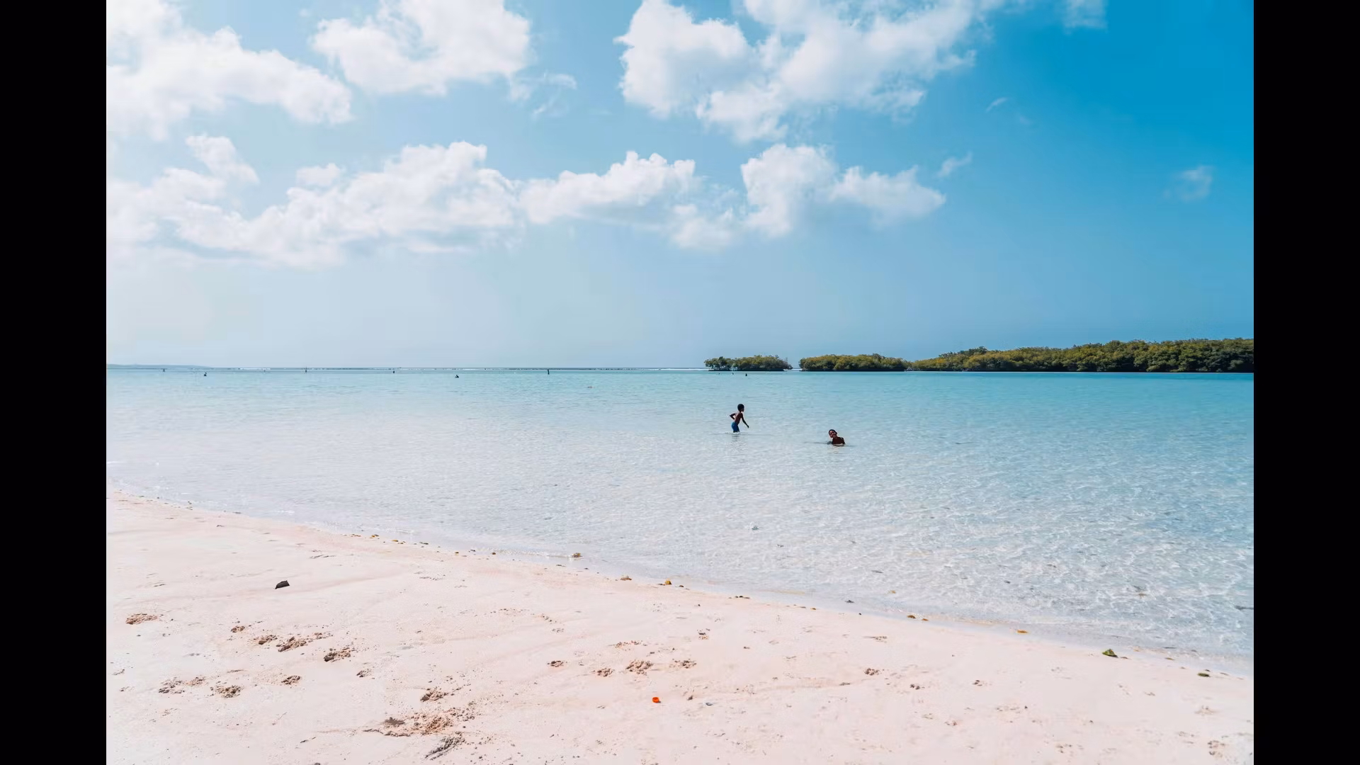 Discovering the Vibrant Colors of Dominican Street Art